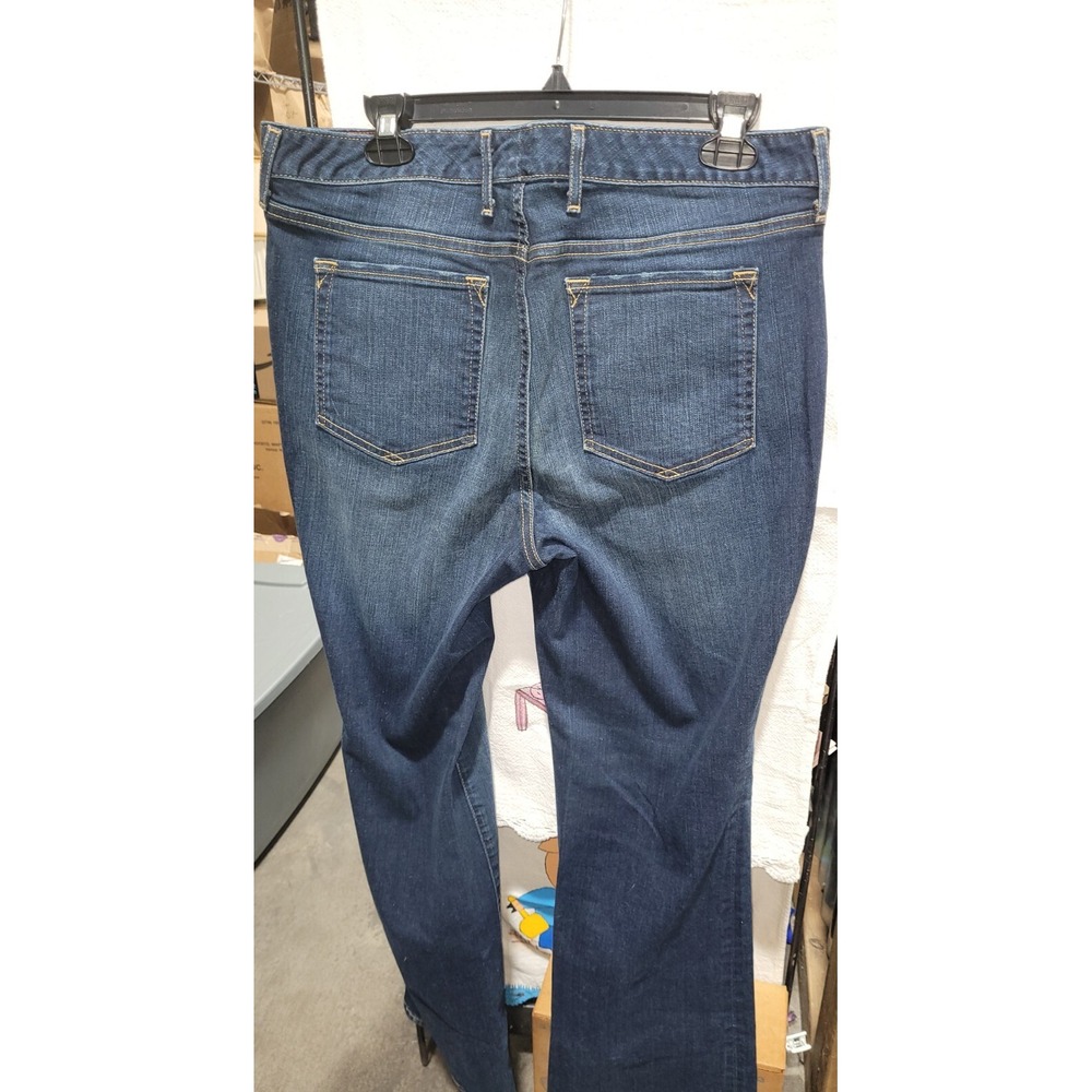 Blue Jeans Eddie Bauer Women's boot cut slightly curvy 14S